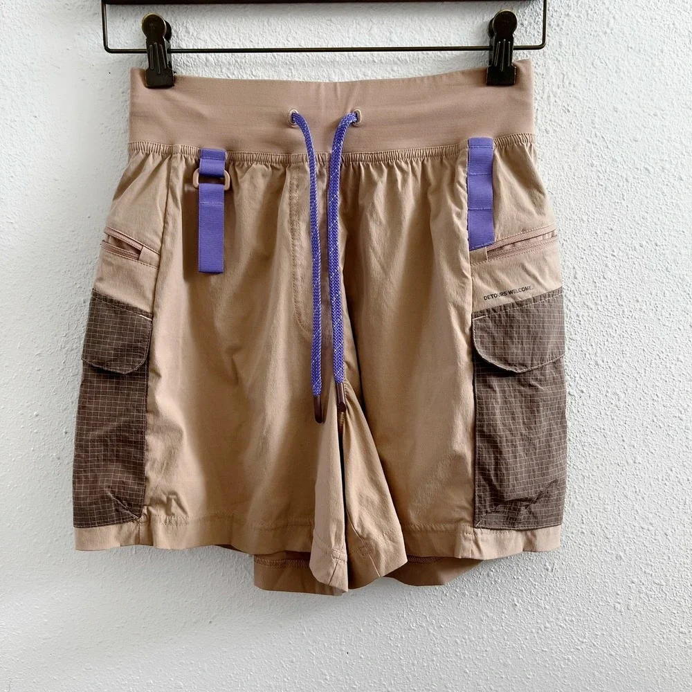 LULULEMON Multi-Pocket Cargo High-Rise Hiking Short 5